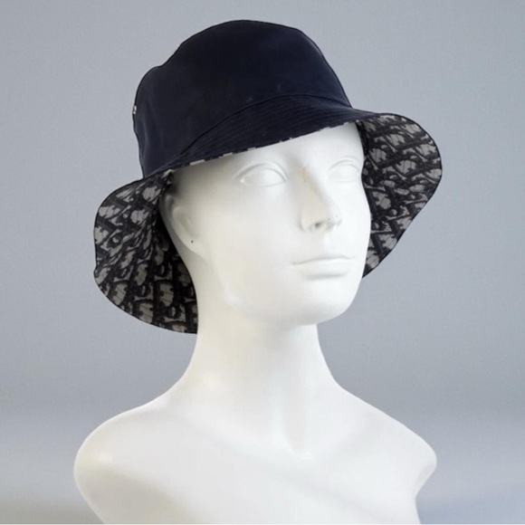 Dior Accessories - Dior oblique reversible bucket hat  size56